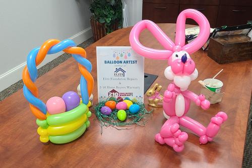 Bunny-rabbing-and-Easter-basket-balloon-animals